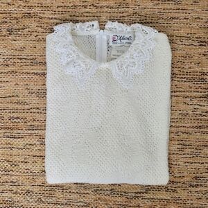 D'ALLAIRD'S Vintage Knit Sweater with Lace Collar